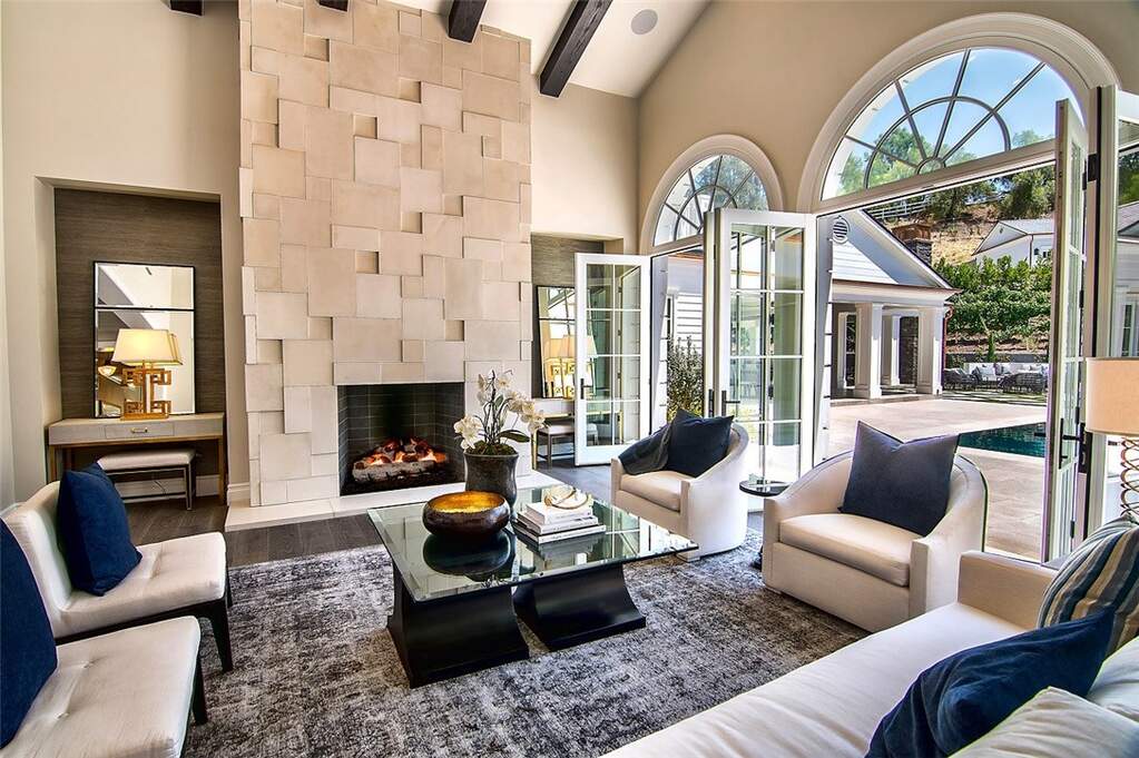 All-stone primary bath