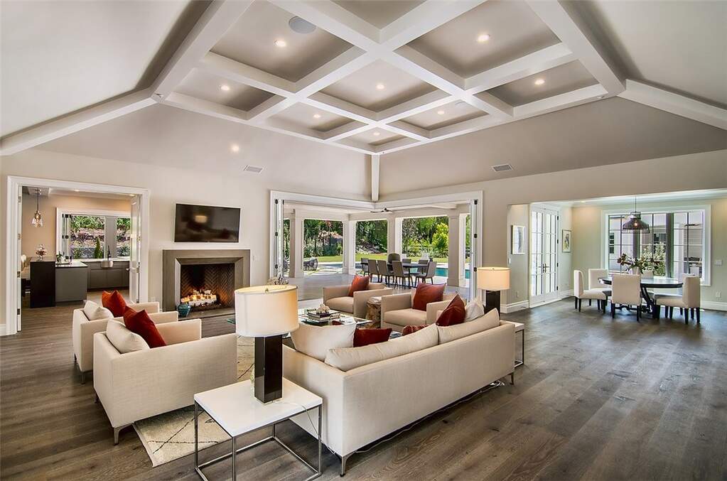 Zero-edge pool with Baja entry and vineyard grounds